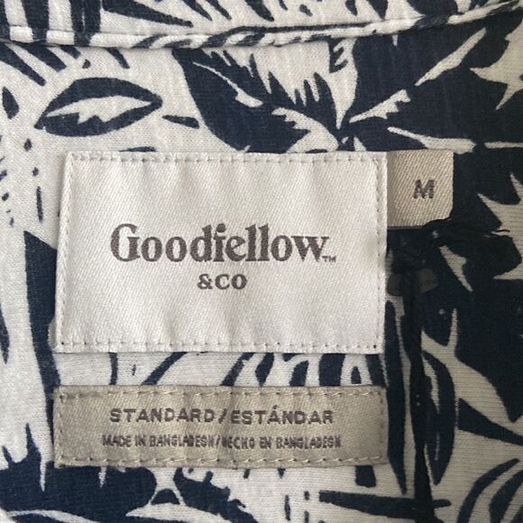 Goodiellow & Co Button down short sleeve NWT Size M - Picture 3 of 6
